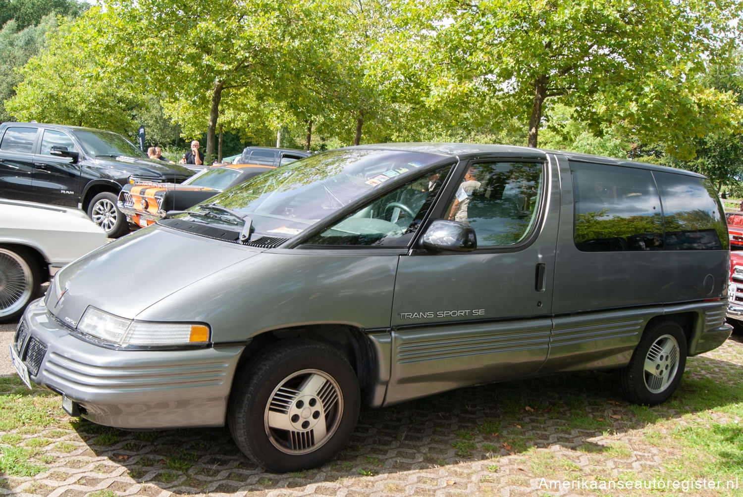 Pontiac Trans Sport uit 1992